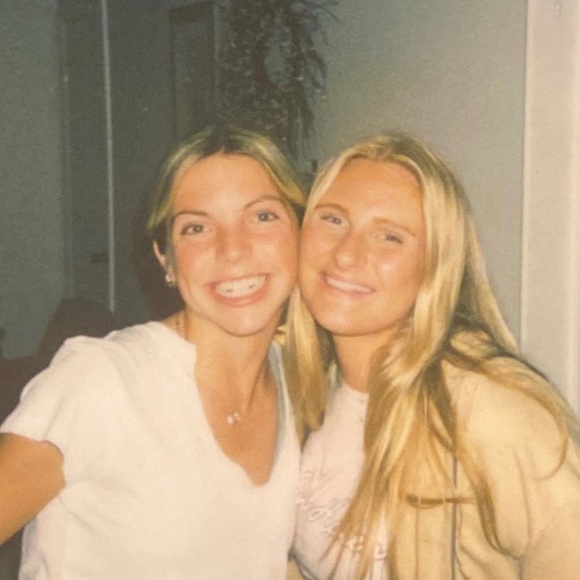 Meet your Posher, Emily - Picture 1 of 1